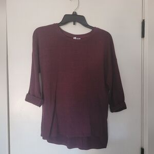 ✨3/$15✨ H&M burgandy sweater size small